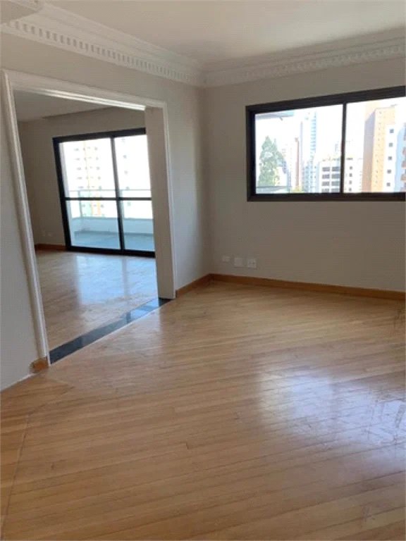 Apartamento à venda com 3 suítes em Vila Suzana, São Paulo, SP