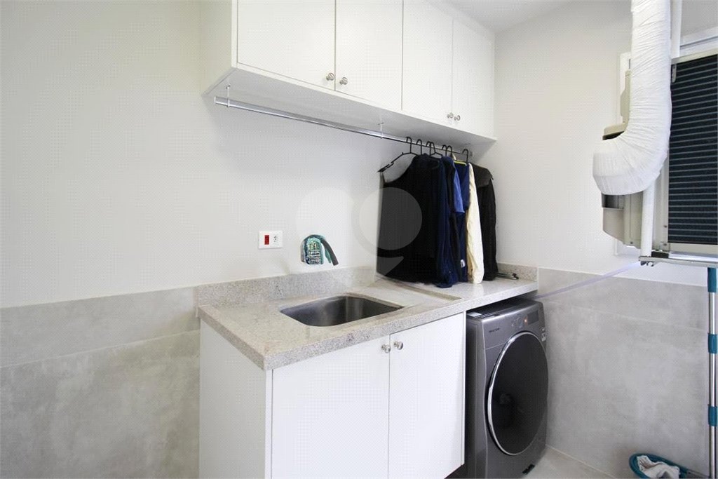 Apartamento à venda com 2 quartos, sendo 1 suíte,  em Vila Olímpia, São Paulo, SP