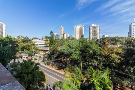 Apartamento à venda com 4 quartos, sendo 3 suítes, em Vila Andrade, São Paulo, SP