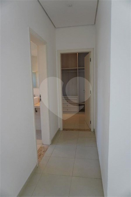 Casa para alugar com 4 quartos, sendo 2 suítes, no condomínio Mont Serrat, Salto - SP