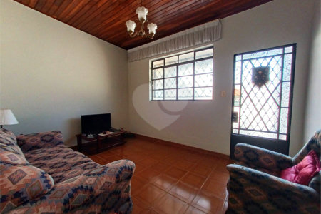 Casa à venda com 4 quartos, sendo 1 suíte, em Vila Paulicéia, São Paulo, SP