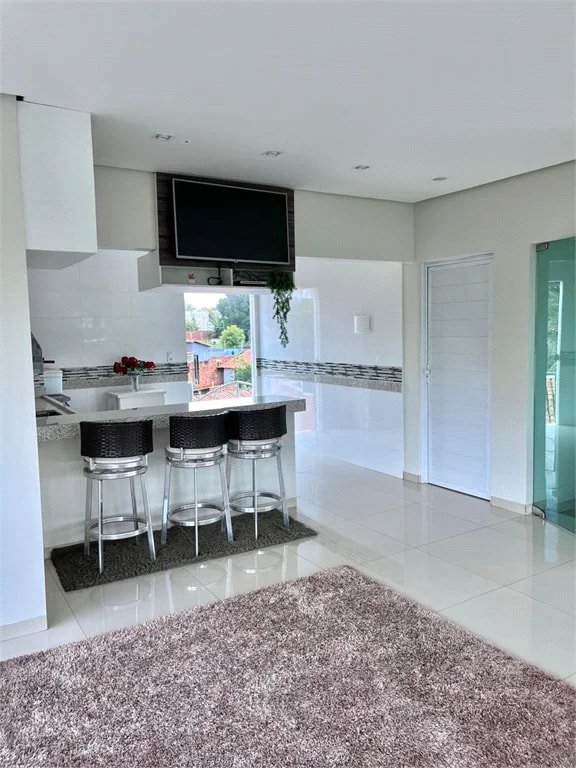 Casa à venda com 6 quartos, sendo 1 suíte,  no Centro, Balsas, MA