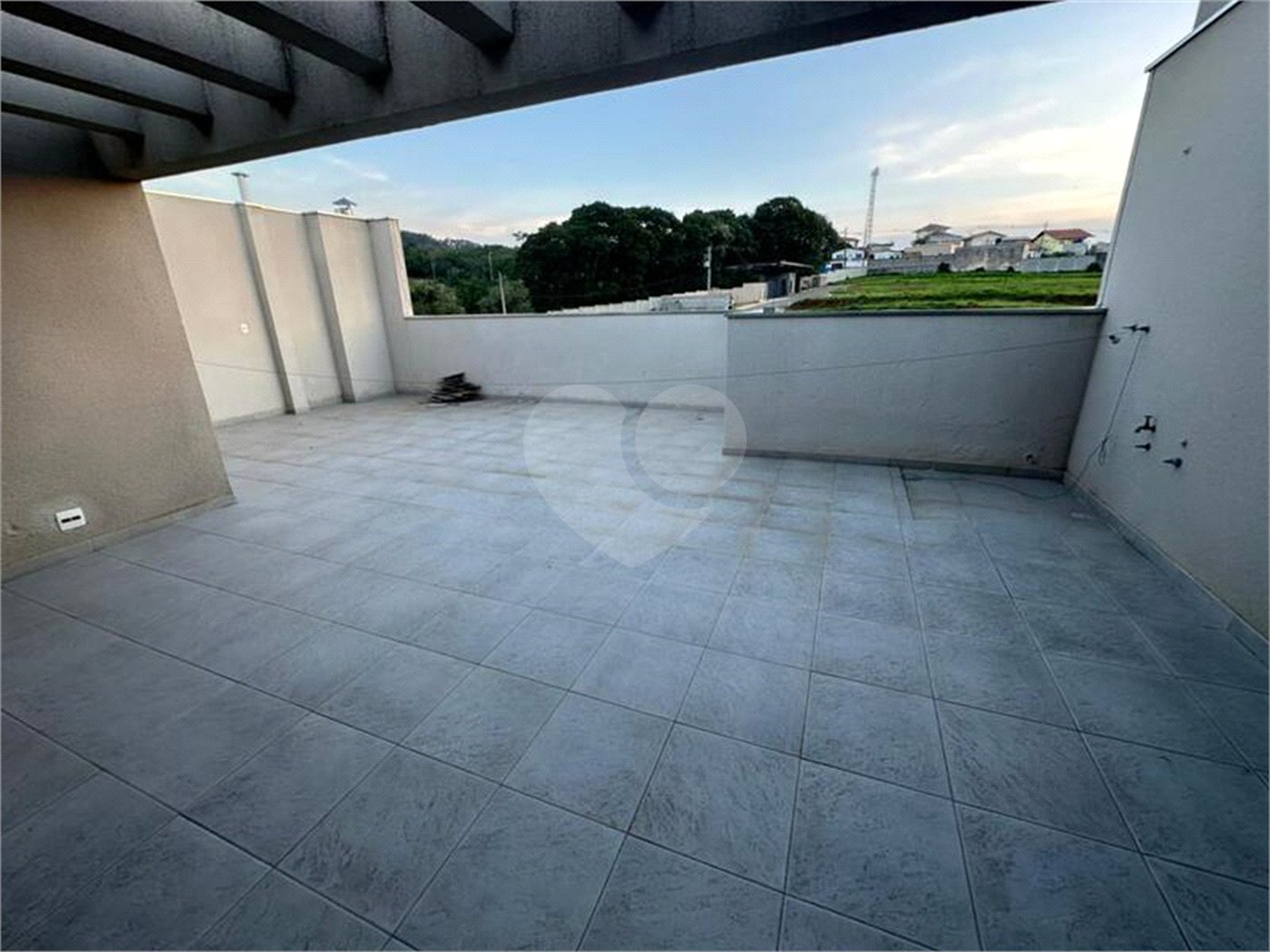 Cobertura à venda com 2 quartos, sendo 1 suíte, em Bairro do Cambará, São Roque, SP