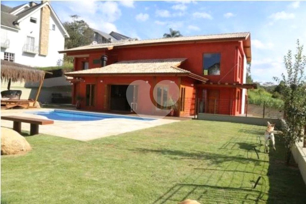 Casa à venda com 4 suítes no condomínio Suíça da Cantareira, Mairiporã - SP