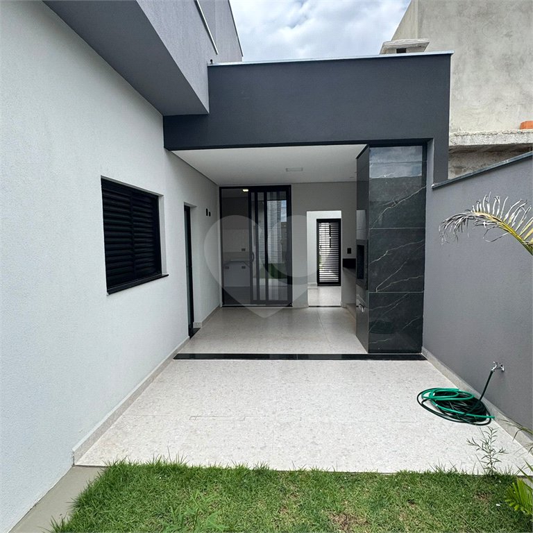 Casa à venda com 3 quartos, sendo 1 suíte, no condomínio Condomíno Helena Maria, Sorocaba - SP