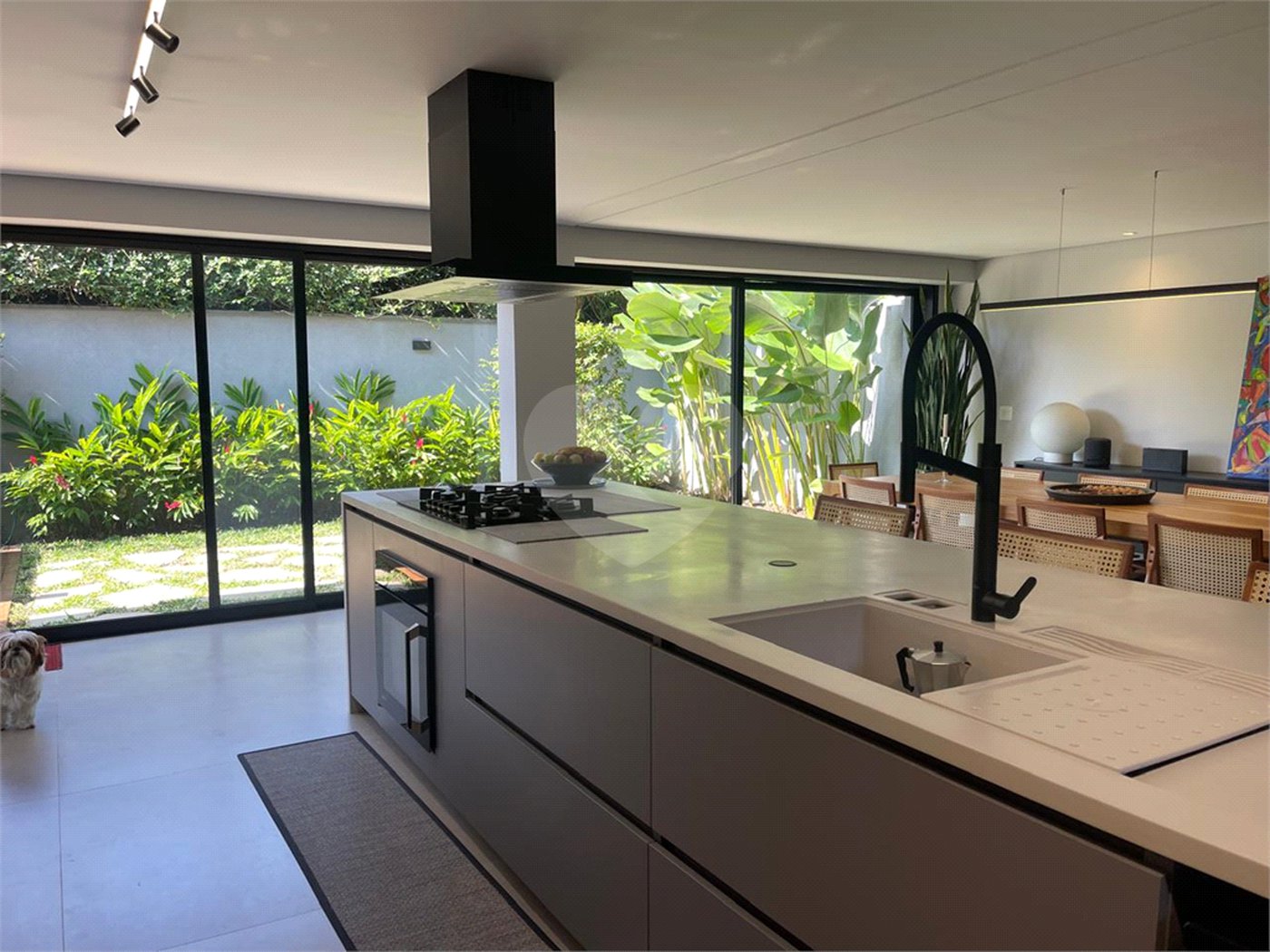 Casa à venda com 3 suítes no condomínio Reserva 8, São Paulo - SP