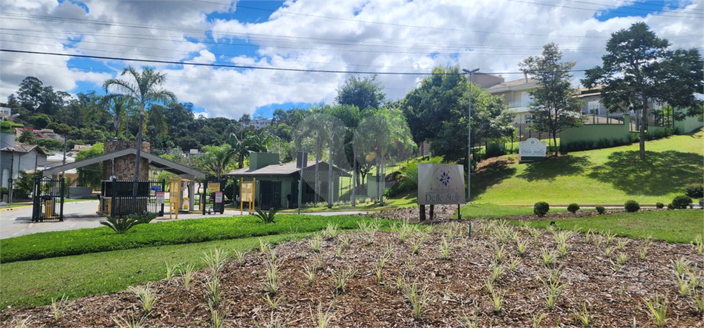 Casa à venda ou para alugar com 4 suítes no condomínio Residencial Delle Stelle, Louveira - SP