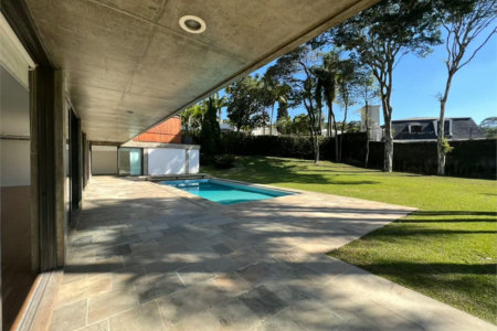 Sobrado para alugar com 5 quartos, sendo 4 suítes, em Jardim Everest, São Paulo, SP