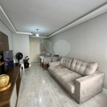 Casa à venda com 3 quartos, sendo 1 suíte, no condomínio Villagio Staluccia, São Paulo - SP