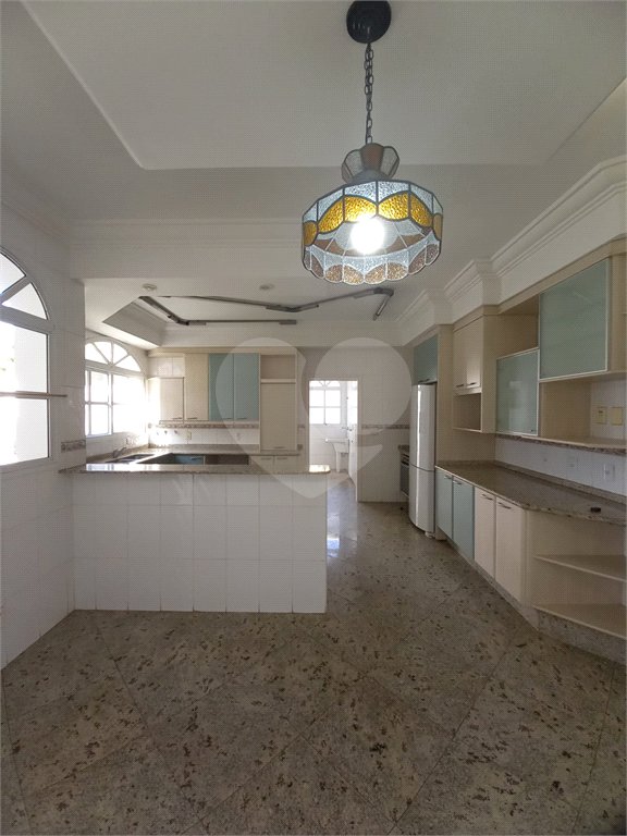 Casa à venda com 5 quartos, sendo 3 suítes, no condomínio Vinhas da Vista Alegre - Lado Sede, Vinhedo - SP