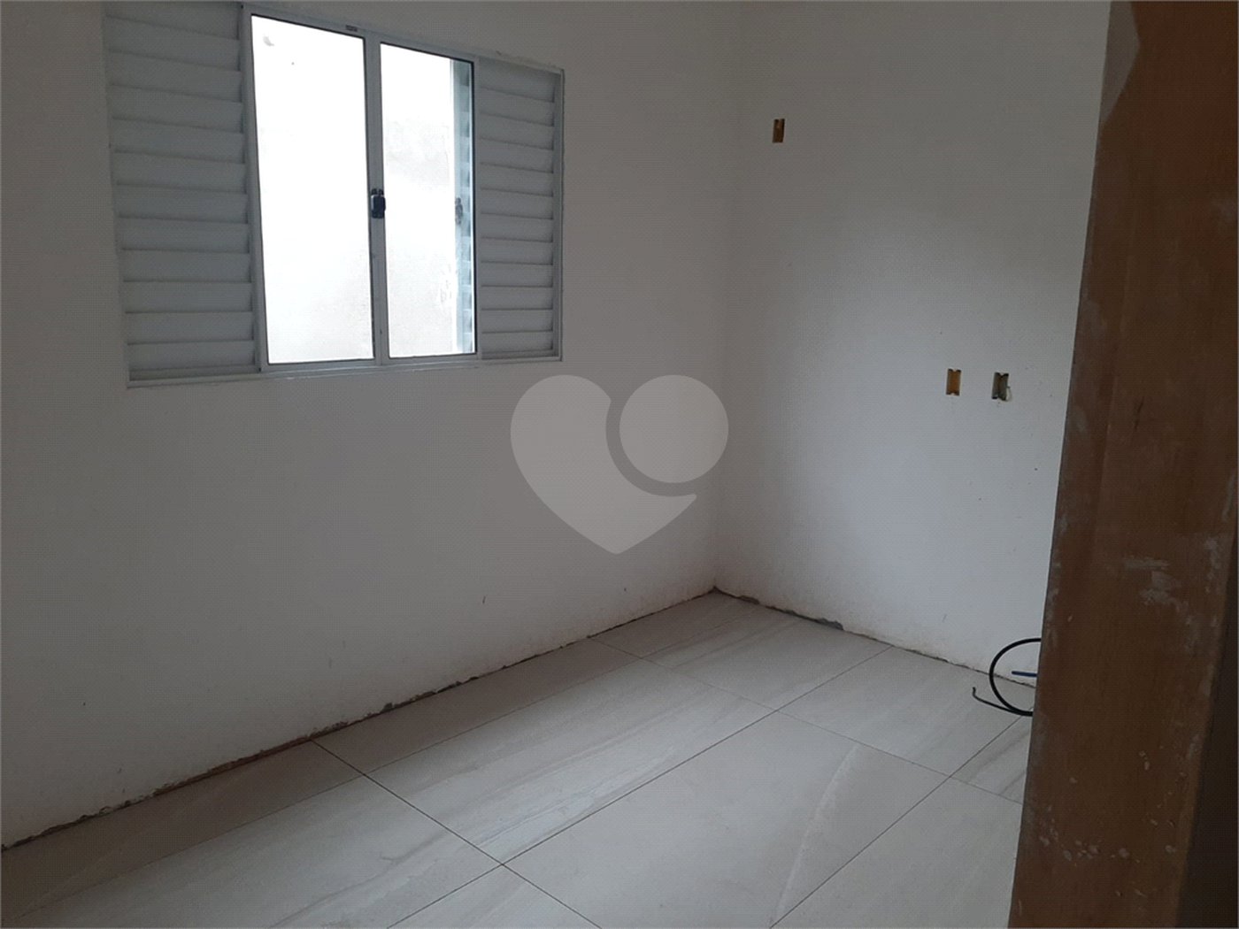 Casa à venda com 2 quartos, sendo 1 suíte, em Bosque dos Eucaliptos, São José dos Campos, SP
