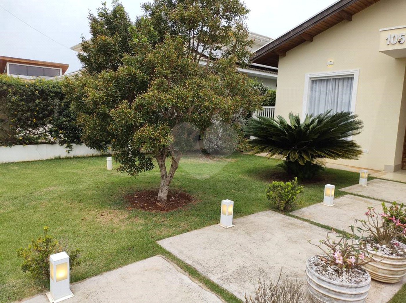 Casa à venda com 4 quartos, sendo 2 suítes, no condomínio Primavera, Salto - SP
