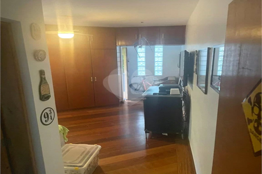 Sobrado à venda com 3 suítes em Horto, São Paulo, SP