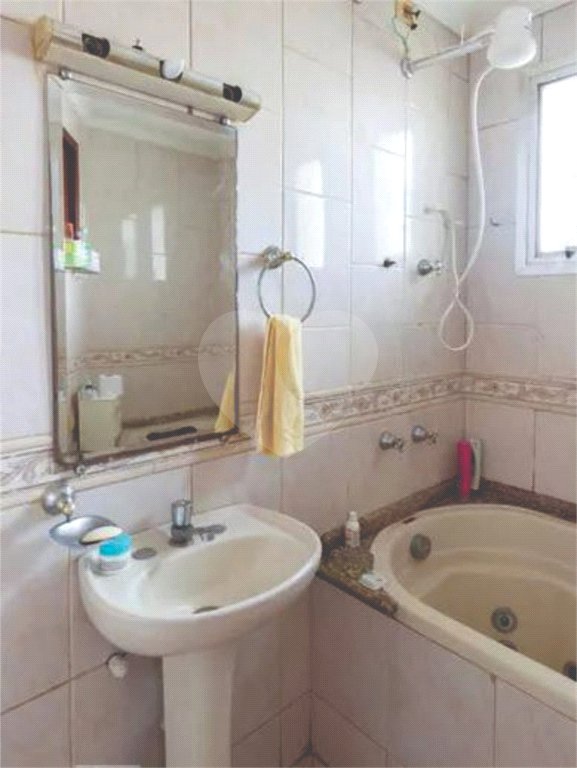 Sobrado à venda com 3 quartos, sendo 1 suíte,  em Santa Teresinha, São Paulo, SP