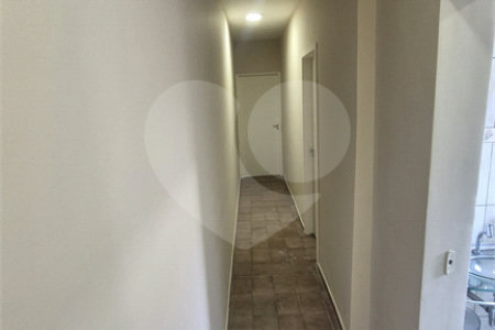 Sobrado à venda com 3 quartos, sendo 1 suíte, em Jardim Las Vegas, Santo André, SP