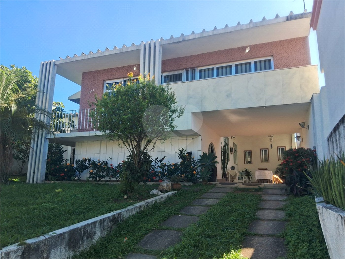Casa à venda com 3 quartos, sendo 2 suítes, no condomínio Rio Bon, Rio de Janeiro - RJ