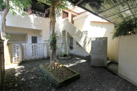 Casa à venda com 3 quartos, sendo 1 suíte, em Indianópolis, São Paulo, SP