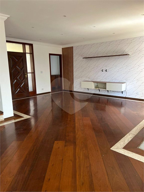 Sobrado à venda ou para alugar com 4 quartos, sendo 3 suítes, em Serra da Cantareira, Mairiporã, SP