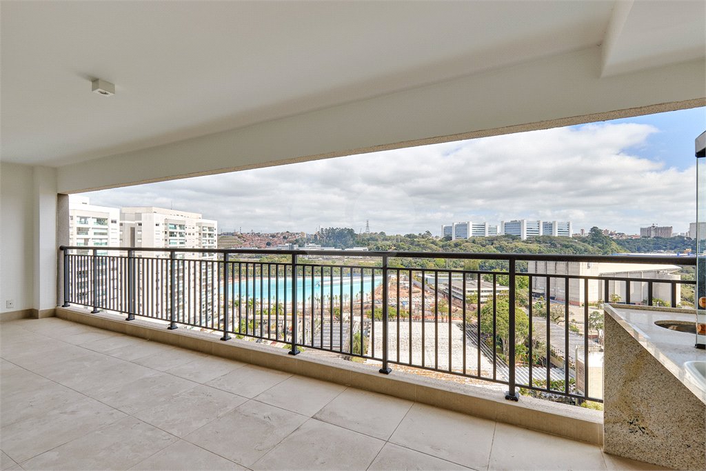 Apartamento à venda com 4 quartos, sendo 2 suítes, em Santo Amaro, São Paulo, SP