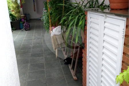 Sobrado à venda com 3 suítes em Jardim Realce, Suzano, SP