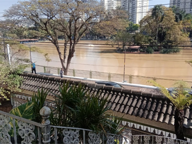 Sobrado à venda com 4 quartos, sendo 1 suíte,  em Vila Rosália, Guarulhos, SP