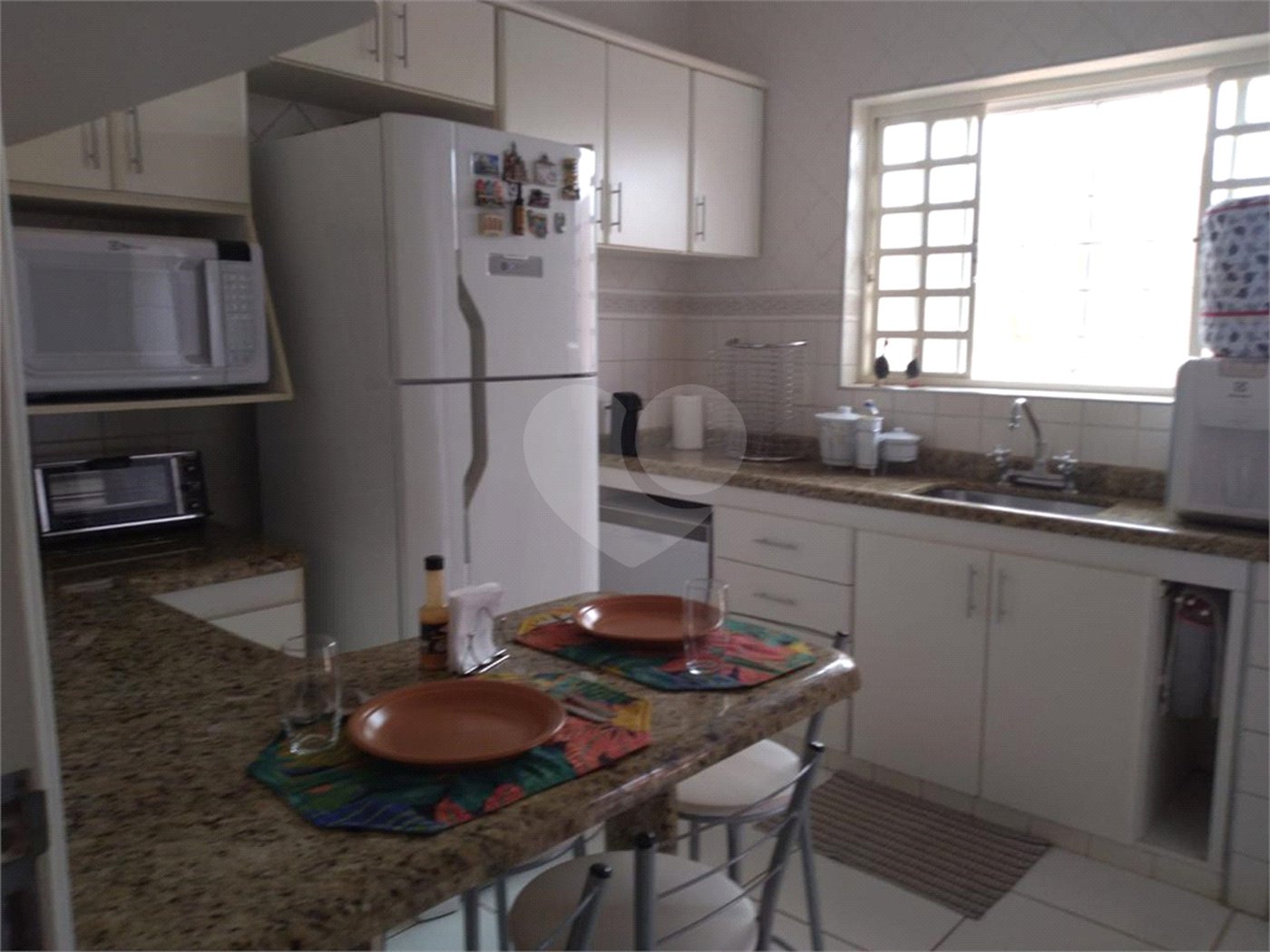 Casa à venda com 4 quartos, sendo 2 suítes, em Jardim Adalgisa, Araraquara, SP