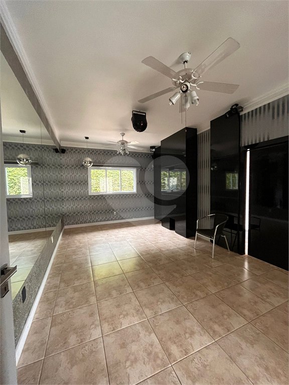 Casa à venda com 5 quartos, sendo 4 suítes,  no condomínio Terras de Santa Clara, Jacareí - SP