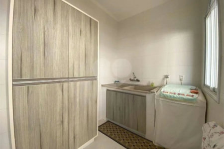 Casa à venda com 4 suítes no condomínio Ipê Velho, Vinhedo - SP