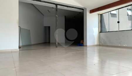 Salão Comercial para alugar em Vila Thais, Atibaia, SP