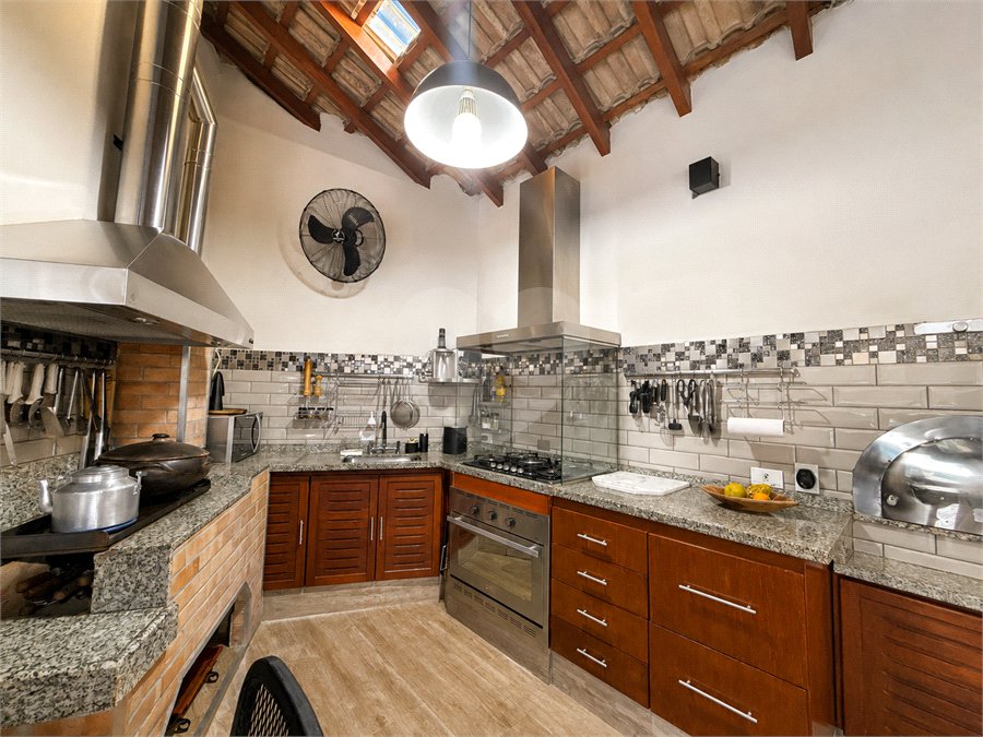 Casa à venda com 5 suítes no condomínio Parque Village Castelo, Itu - SP