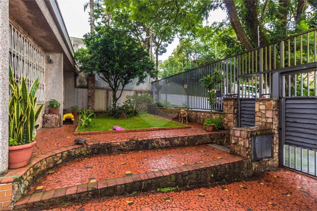 CASA TÉRREA 250m2 construídos/600 m2 de Terreno - metrô S.Judas
