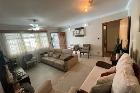 Casa à venda com 3 quartos, sendo 1 suíte,  em Jardim Casablanca, São Paulo, SP