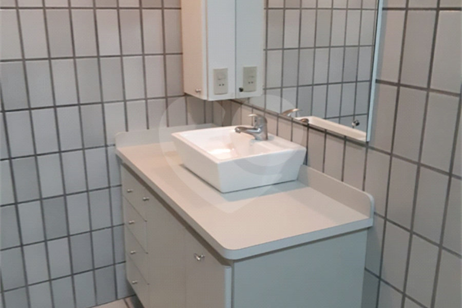 Sobrado à venda com 3 quartos, sendo 1 suíte, em Vila Tibagi, Guarulhos, SP