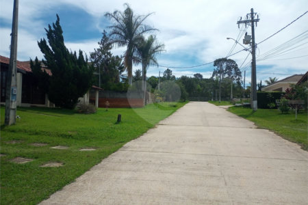 Casa à venda com 4 quartos, sendo 1 suíte,  no condomínio Village da Serra, Araçoiaba da Serra - SP