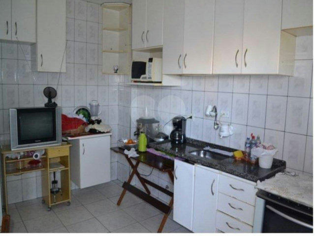 Sobrado à venda com 2 quartos em Vila Nivi, São Paulo, SP