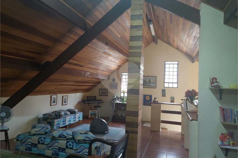 Casa à venda com 4 quartos, sendo 1 suíte, em Lavapés, Mairiporã, SP