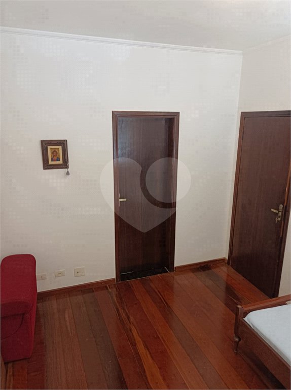 Sobrado à venda com 5 quartos, sendo 4 suítes,  em Rolinópolis, São Paulo, SP