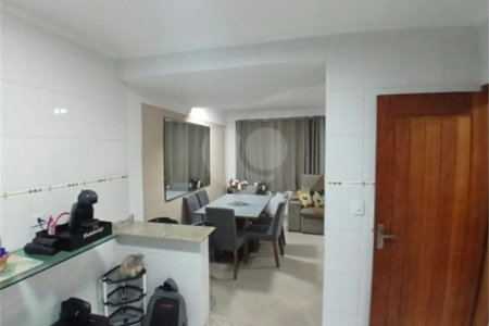 Casa à venda com 3 quartos, sendo 1 suíte, no condomínio Residencial Doutor Emanuel Dias, São Paulo - SP