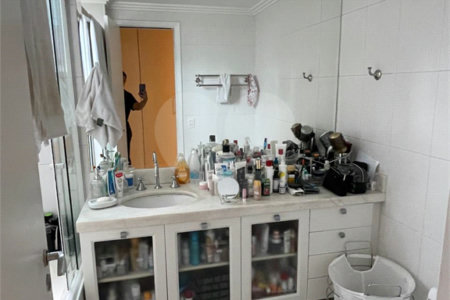 Apartamento à venda com 3 suítes em Vila Progredior, São Paulo, SP