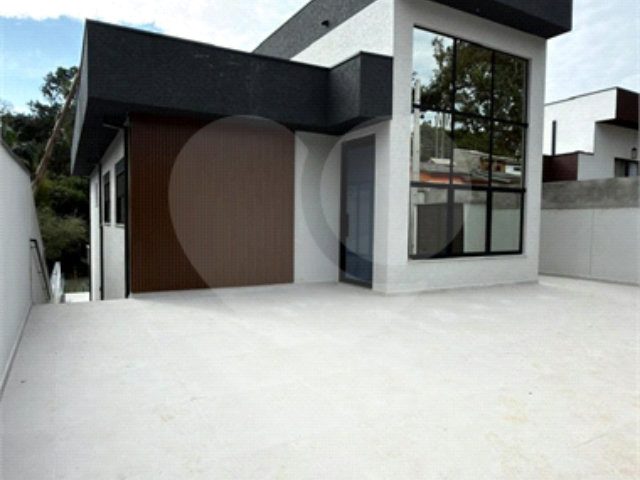 Casa Térrea à venda com 3 quartos, sendo 1 suíte,  em Serra da Cantareira, Mairiporã, SP