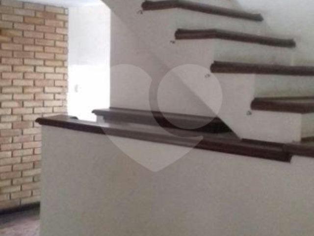 Sobrado à venda com 3 quartos, sendo 1 suíte,  em Vila Pereira Barreto, São Paulo, SP
