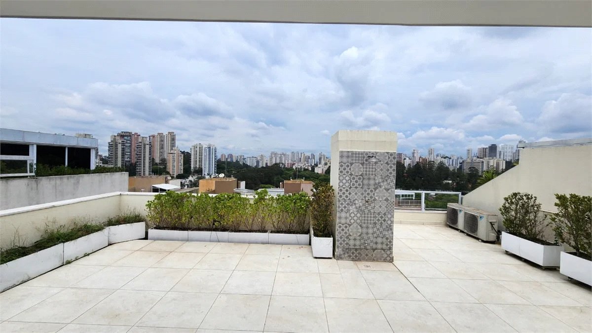 Apartamento à venda com 3 quartos, sendo 2 suítes, em Paraíso do Morumbi, São Paulo, SP