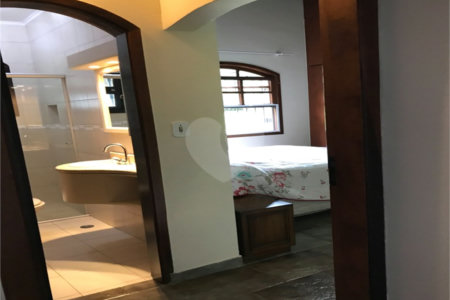 Casa à venda com 5 quartos, sendo 3 suítes, no condomínio Recanto das Flores, Indaiatuba - SP