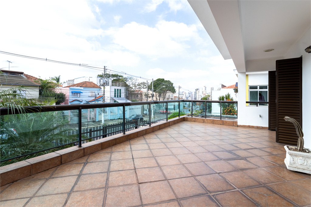 Casa à venda com 4 quartos, sendo 3 suítes, em Vila Mariana, São Paulo, SP