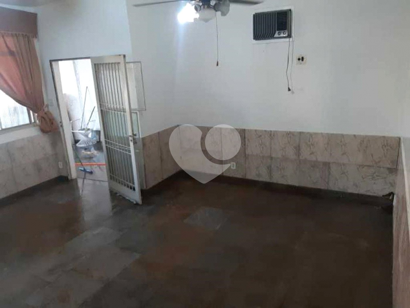 Casa à venda com 2 suítes no condomínio Parque Dourado, Rio de Janeiro - RJ