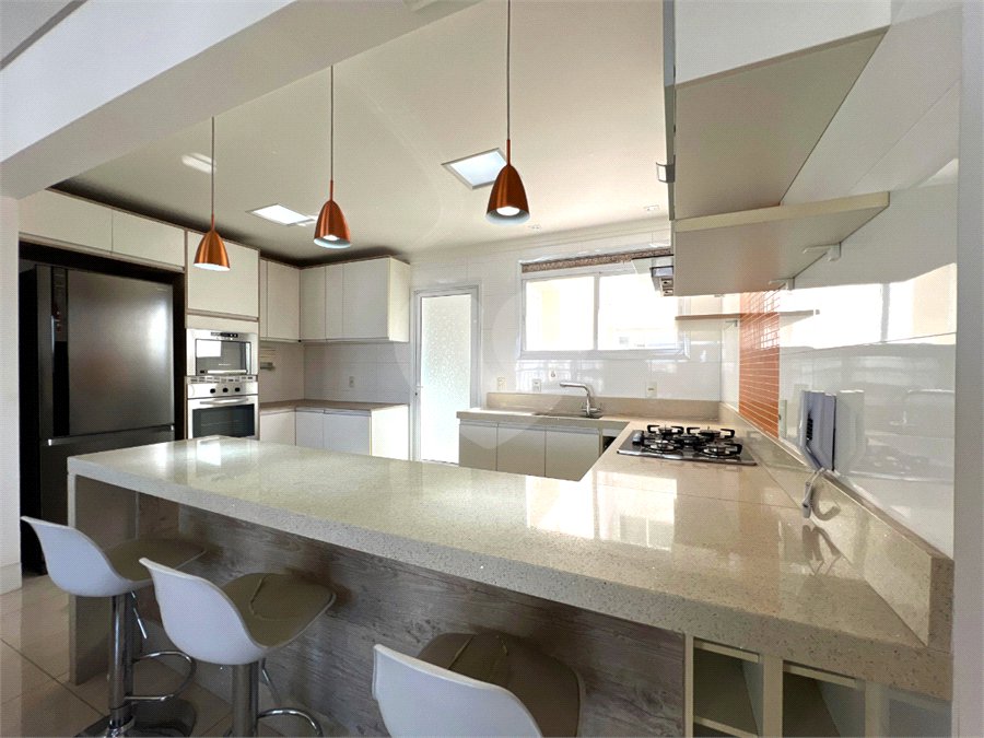 Apartamento à venda com 3 quartos, sendo 1 suíte,  em Vila Andrade, São Paulo, SP