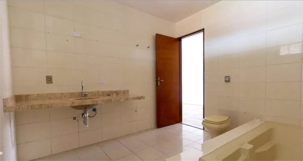 Casa à venda com 4 quartos, sendo 1 suíte,  em Vila Tiradentes, São Paulo, SP