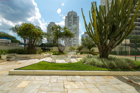 Apartamento à venda com 4 quartos, sendo 1 suíte, em Alto da Boa Vista, São Paulo, SP