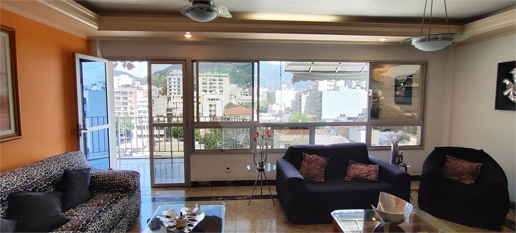 Apartamento à venda com 3 quartos, sendo 1 suíte, em Vila Isabel, Rio de Janeiro, RJ