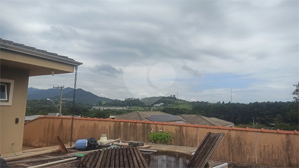 Casa à venda com 3 quartos, sendo 1 suíte, no condomínio Serra da Estrela, Atibaia - SP